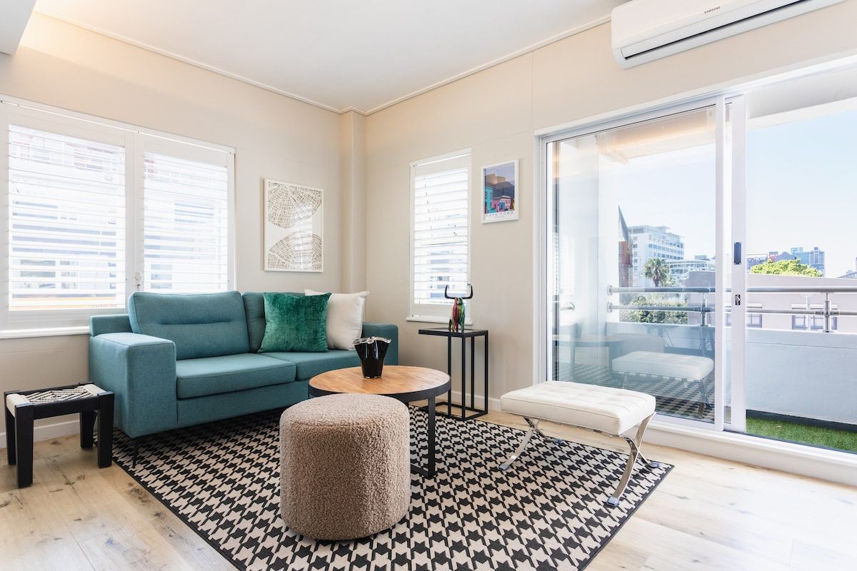 Two Twenty Loop: the living room